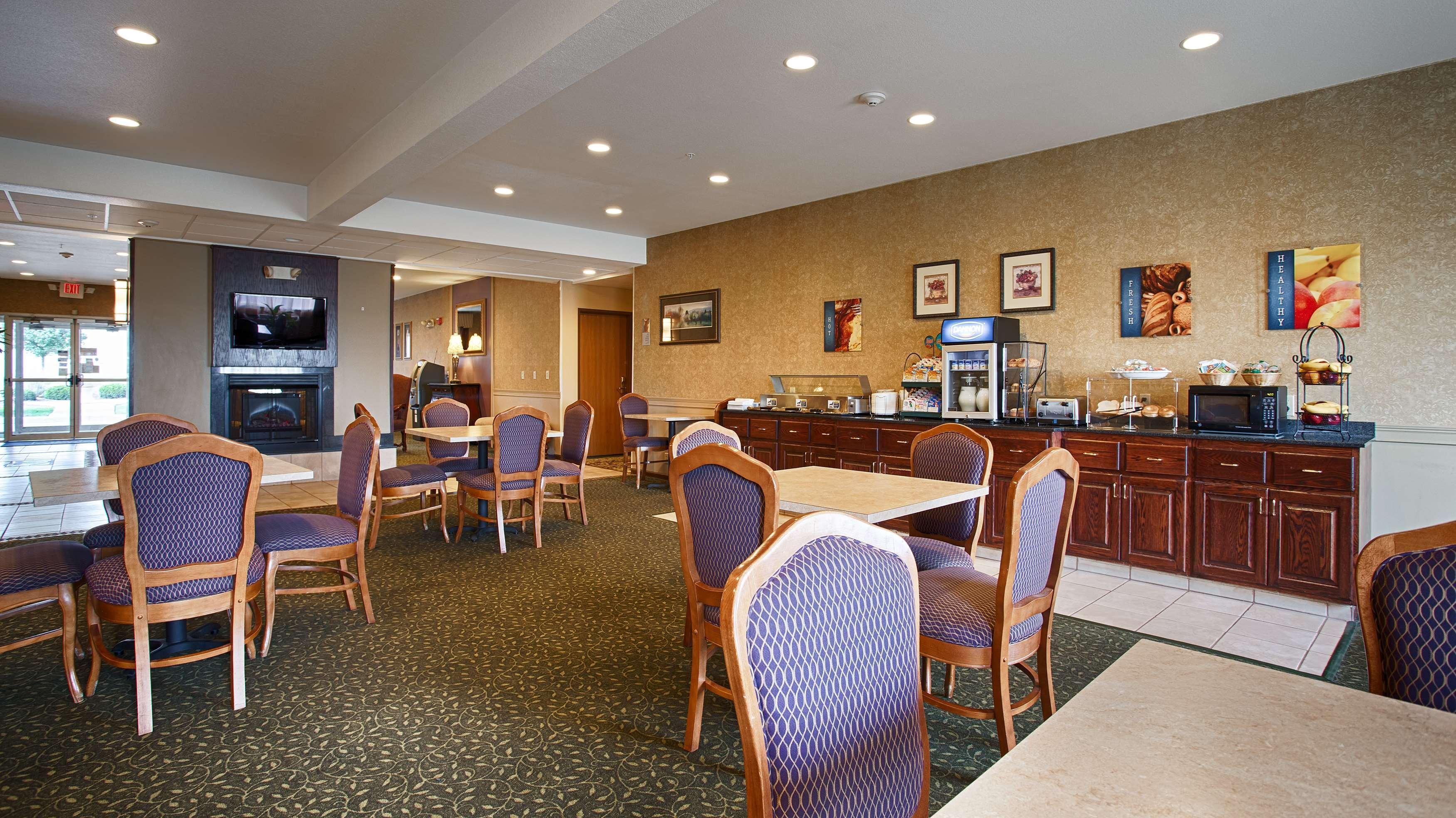 Best Western Penn-Ohio Inn & Suites Hubbard Exterior foto